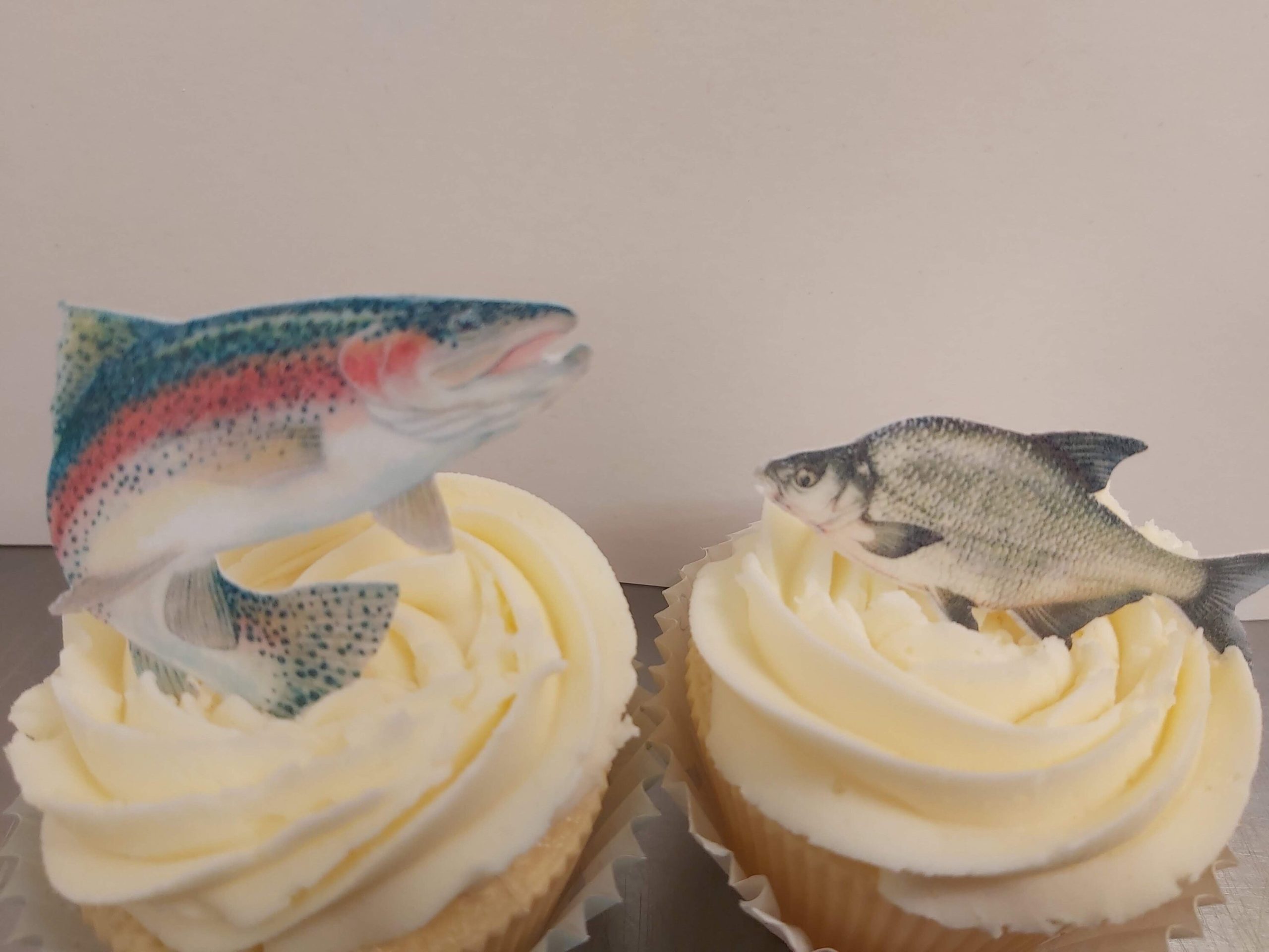Edible cupcake toppers fishes – Horncastle Cake Art